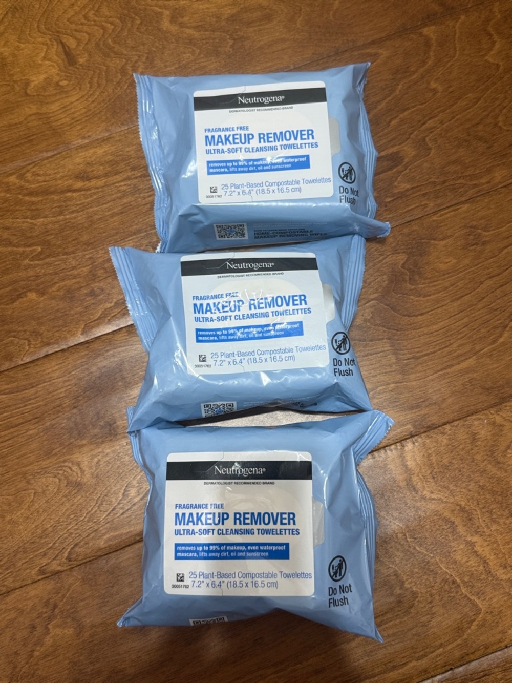 NWT Neutrogena Blue Makeup Remover Cleansing Towelettes - Pack of 3